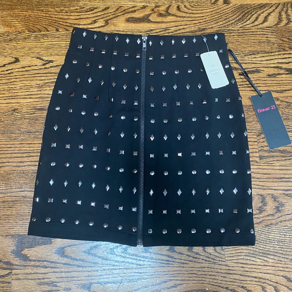 BNWT Skirt Forever 21 size S
